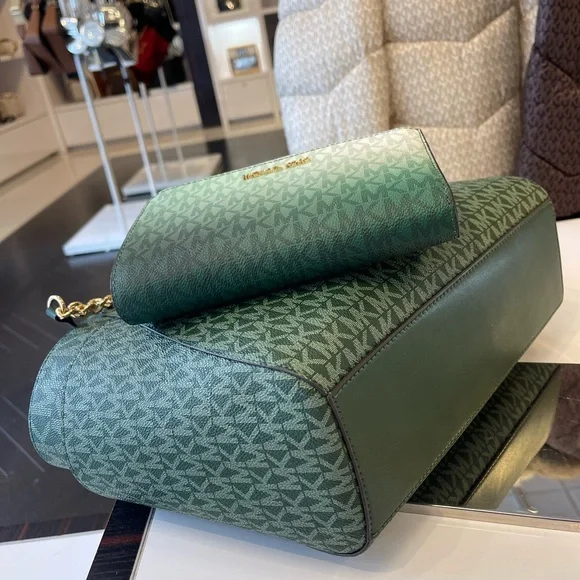 MICHAEL KORS JST Lg Chain Shoulder Tote & Double Zip Wristlet Wallet
Moss
NWT - Picture 11 of 16